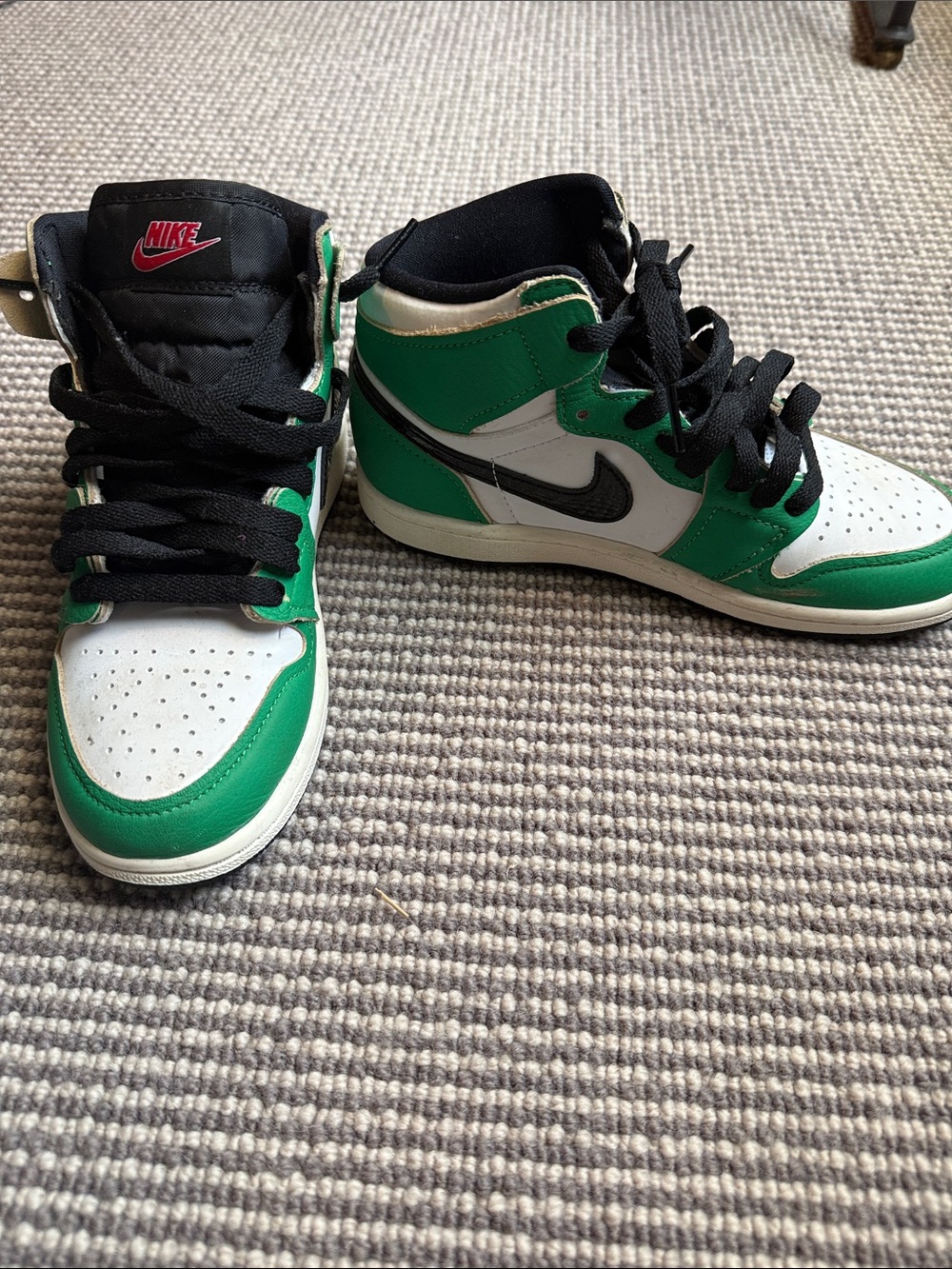 Nike Air Jordan 1 Retro High OG "Lucky Green" (Style Code: CU0449-300)